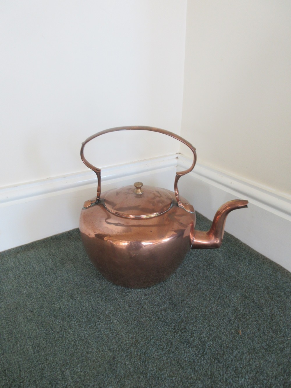 Victorian Copper Kettle With Fishtail Joints.