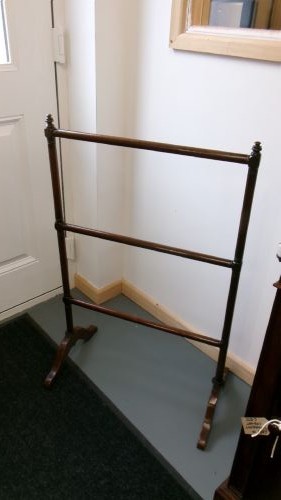 Victorian Mahogany Slim Quilt Rail