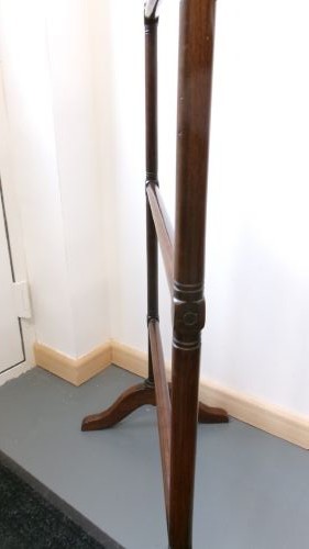 Victorian Mahogany Slim Quilt Rail View IV