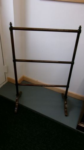Victorian Mahogany Slim Quilt Rail View VI