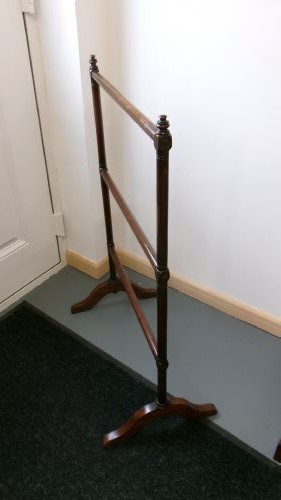 Victorian Mahogany Slim Quilt Rail View X