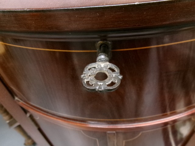 Mahogany Inlaid Gramophone His Master's Voice View VII