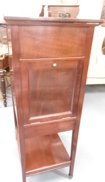 Mahogany Inlaid Gramophone His Master's Voice View XII