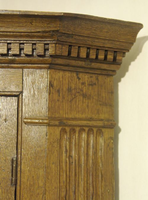 WELSH OAK CORNER CUPBOARD CIRCA 1780 - ADDITIONAL PHOTO 3
