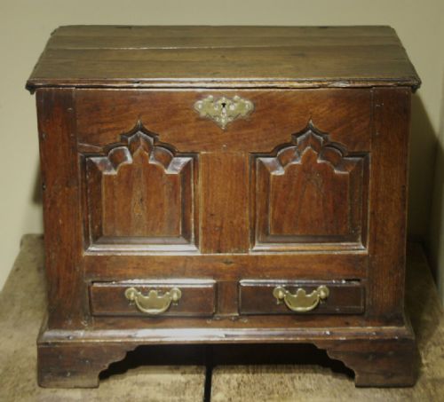 WELSH OAK COFFOR BACH OR MINIATURE CHEST CIRCA 1760 - ADDITIONAL PHOTO 2