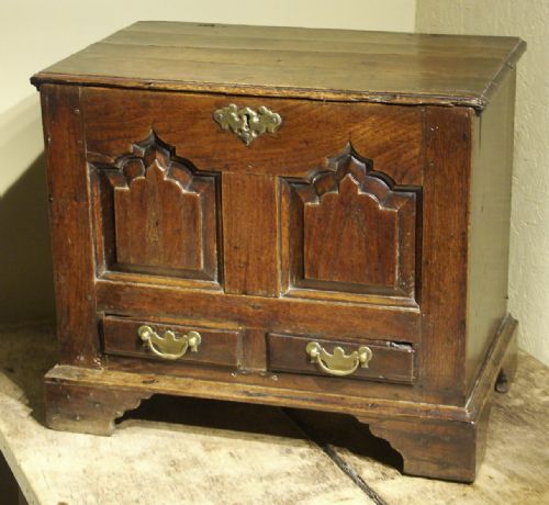WELSH OAK COFFOR BACH OR MINIATURE CHEST CIRCA 1760 - ADDITIONAL PHOTO 3