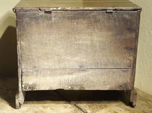 WELSH OAK COFFOR BACH OR MINIATURE CHEST CIRCA 1760 - ADDITIONAL PHOTO 8