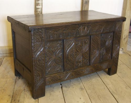 SMALL ELIZABETHAN WELSH OAK CHEST OR COFFER CIRCA 1600 - ADDITIONAL PHOTO 3