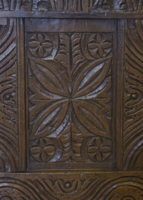 SMALL ELIZABETHAN WELSH OAK CHEST OR COFFER CIRCA 1600 - ADDITIONAL PHOTO 5