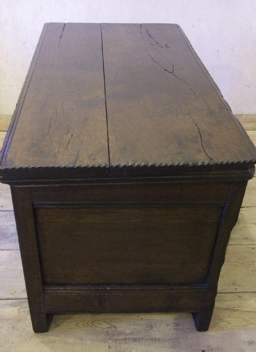 SMALL ELIZABETHAN WELSH OAK CHEST OR COFFER CIRCA 1600 - ADDITIONAL PHOTO 8