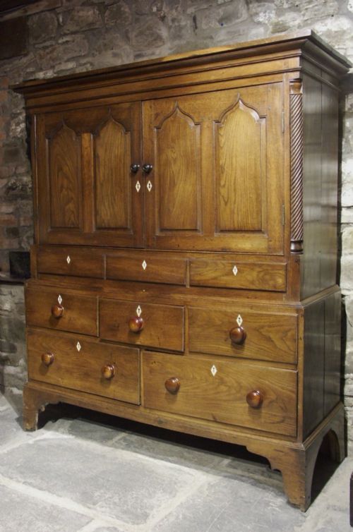 GEORGIAN WELSH OAK CUPBOARD CIRCA 1800 - ADDITIONAL PHOTO 1