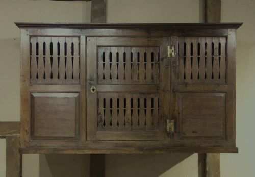 RARE WELSH OAK WALLHANGING CUPBOARD CIRCA 1700 - ADDITIONAL PHOTO 1