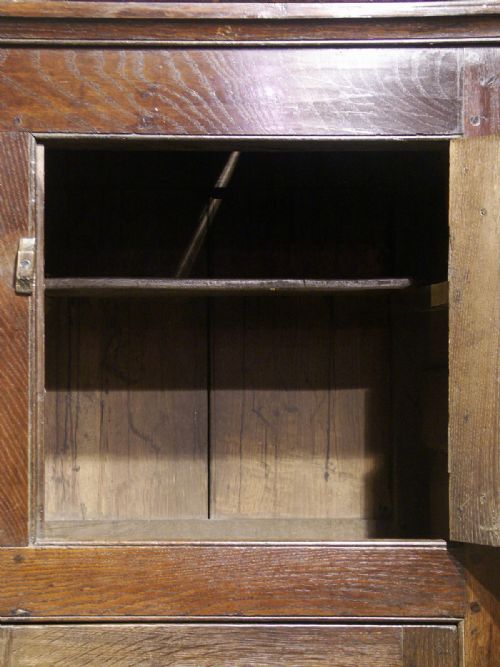 WELSH OAK CUPBOARD OF UNIQUE DESIGN CARDIGANSHIRE CIRCA 1780 - ADDITIONAL PHOTO 2