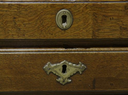WELSH OAK MINIATURE CHEST OF DRAWERS CIRCA 1770 - ADDITIONAL PHOTO 4