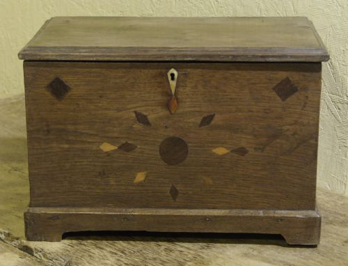 MINIATURE WELSH INLAID BOX OR CHEST CIRCA 1780 - ADDITIONAL PHOTO 2