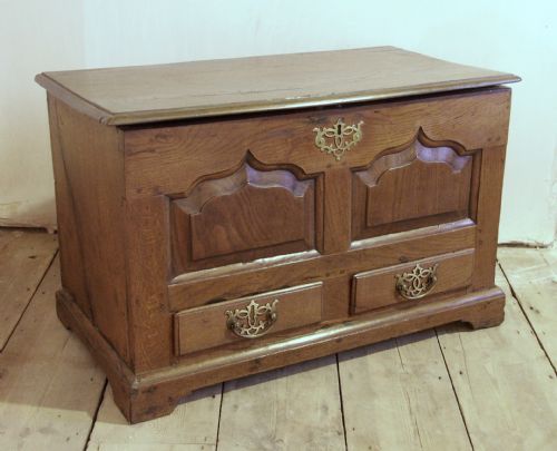 Welsh Oak Coffor Bach, Circa 1780