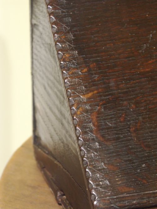 WELSH OAK WRITING BOX CIRCA 1640 - ADDITIONAL PHOTO 1