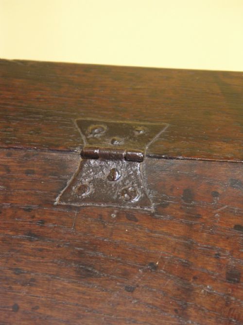 WELSH OAK WRITING BOX CIRCA 1640 - ADDITIONAL PHOTO 3