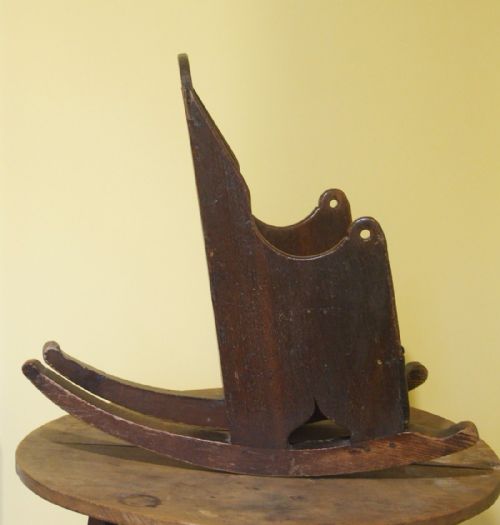 WELSH OAK CHILD'S ROCKING CHAIR CIRCA 1780 - ADDITIONAL PHOTO 3