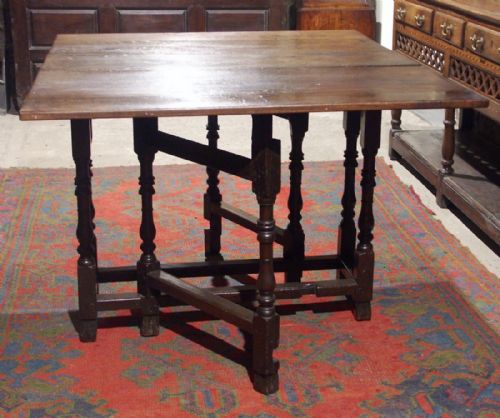 fig 1. Welsh Oak Gateleg Table, circa 1670