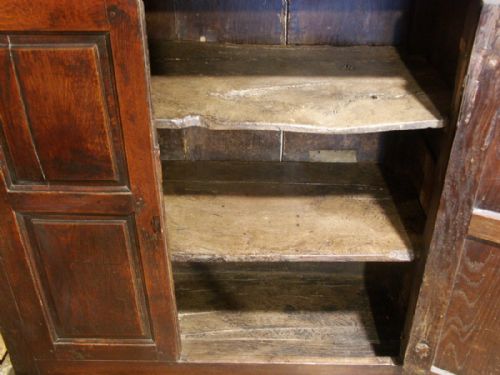 SMALL WELSH OAK CUPBOARD CIRCA 1720 - ADDITIONAL PHOTO 5