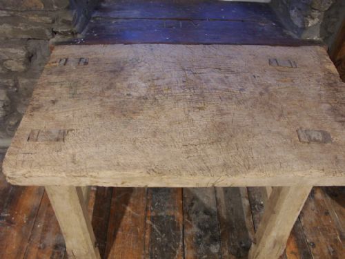 PRIMITIVE WELSH ASH DAIRY OR BUTCHER'S TABLE CIRCA 1800 - ADDITIONAL PHOTO 3