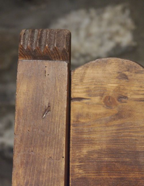 PRIMITIVE PINE MEDIEVALSTYLE ARMCHAIR CIRCA 1700 - ADDITIONAL PHOTO 6