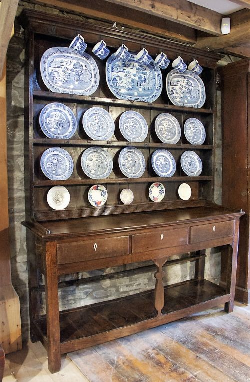 fig 1. Welsh Oak Potboard Dresser, Cardiganshire, circa 1790