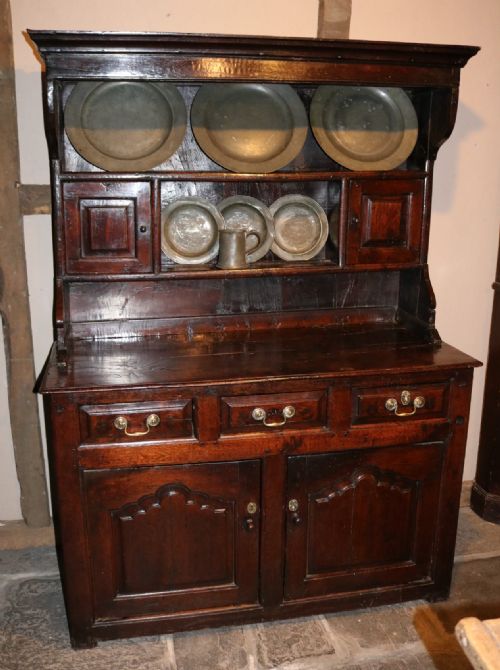 SMALL AND RARE WELSH OAK DRESSER CIRCA 1730 - ADDITIONAL PHOTO 1