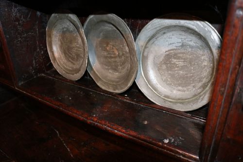 SMALL AND RARE WELSH OAK DRESSER CIRCA 1730 - ADDITIONAL PHOTO 6