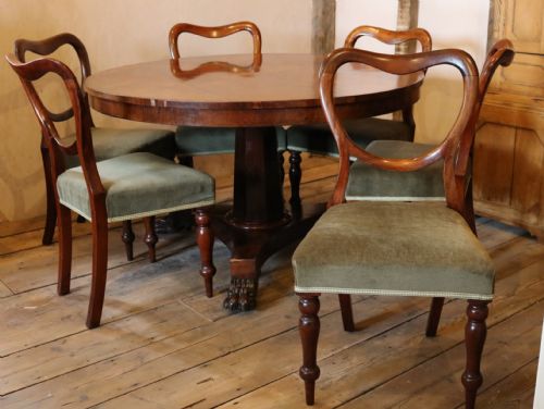 Victorian Round Table and Set of Chairs Dining Set