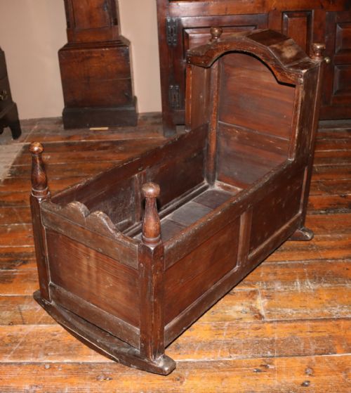 fig 1. Welsh Pine Cradle, Montgomeryshire, circa 1780