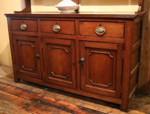 GEORGIAN WELSH OAK DRESSER WITH CUPBOARD BASE CIRCA 1790 - ADDITIONAL PHOTO 1