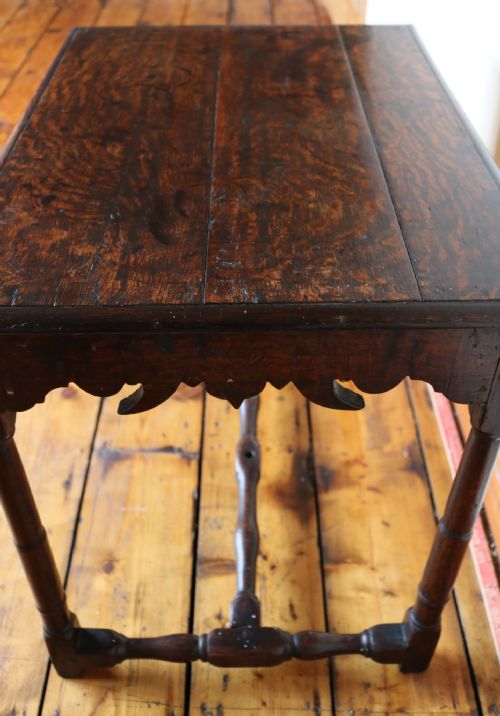 LOW WELSH OAK CENTRE OR SIDE TABLE CIRCA 1760 - ADDITIONAL PHOTO 3