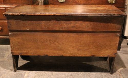 WELSH OAK COFFER WITH ORIGINAL CARVING CIRCA 1640 - ADDITIONAL PHOTO 6
