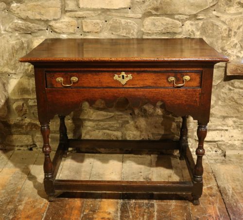 fig 1. Welsh Oak Side Table, circa 1730