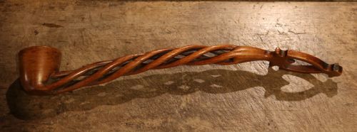 LONG AND FINE WELSH LOVESPOON IN FRUITWOOD EARLY NINETEENTH CENTURY - ADDITIONAL PHOTO 8