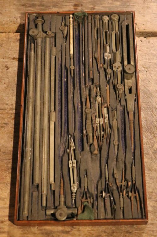 fig 1. Victorian Burr-Walnut Architect's Instrument Box
