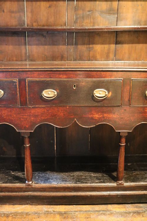 GEORGIAN WELSH OAK DRESSER WITH POTBOARD BASE C1760 - ADDITIONAL PHOTO 9
