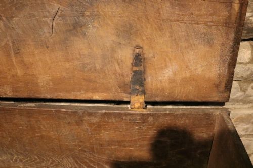 ELIZABETHAN WELSH OAK SIXPLANK CHEST CIRCA 1560 - ADDITIONAL PHOTO 7