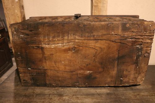 FRENCH CHESTNUT DEED BOX WITH GOTHIC CARVING CIRCA 1600 - ADDITIONAL PHOTO 14