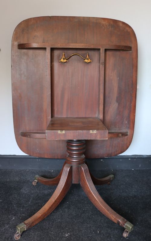 SMALL REGENCY MAHOGANY DINING OR BREAKFAST TABLE CIRCA 1820 - ADDITIONAL PHOTO 1