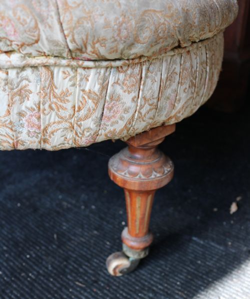 UPHOLSTERED VICTORIAN BEDROOM CHAIR CIRCA 1850 - ADDITIONAL PHOTO 4