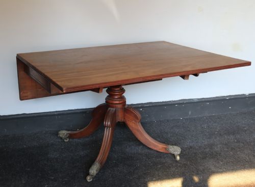 FINE MAHOGANY REGENCY DINING TABLE CIRCA 1825 - ADDITIONAL PHOTO 2