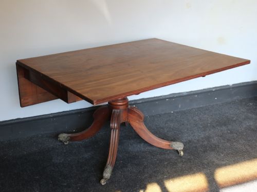 FINE MAHOGANY REGENCY DINING TABLE CIRCA 1825 - ADDITIONAL PHOTO 3