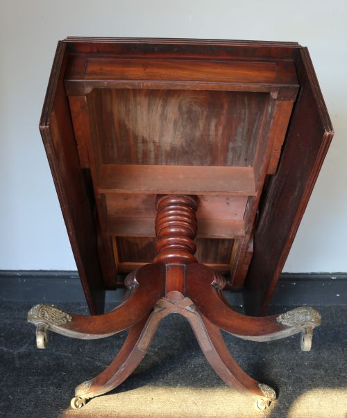 FINE MAHOGANY REGENCY DINING TABLE CIRCA 1825 - ADDITIONAL PHOTO 11
