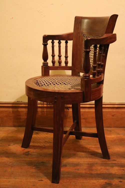 RARE VICTORIAN MAHOGANY PARLOUR MUSICIAN'S CHAIR CIRCA1870 - ADDITIONAL PHOTO 1