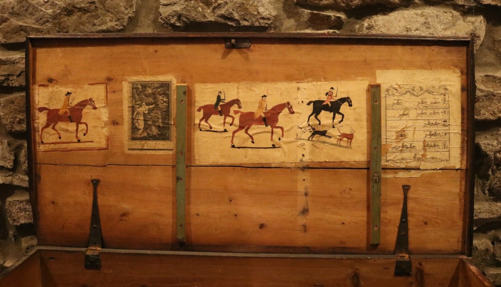 Welsh Horses' Groom's Box with Painted Interior, circa 1810 View IX