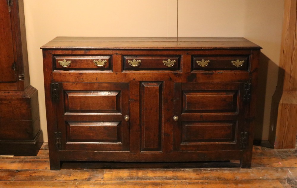 Welsh Oak Cupboard Dresser, circa 1740  View III