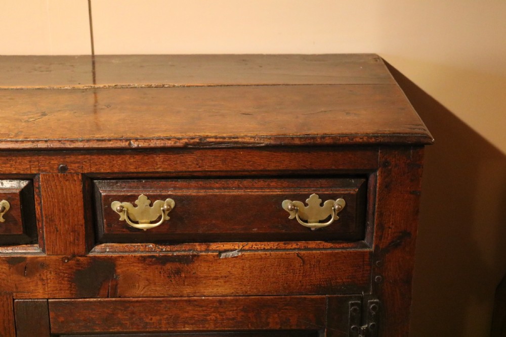 Welsh Oak Cupboard Dresser, circa 1740  View XVI